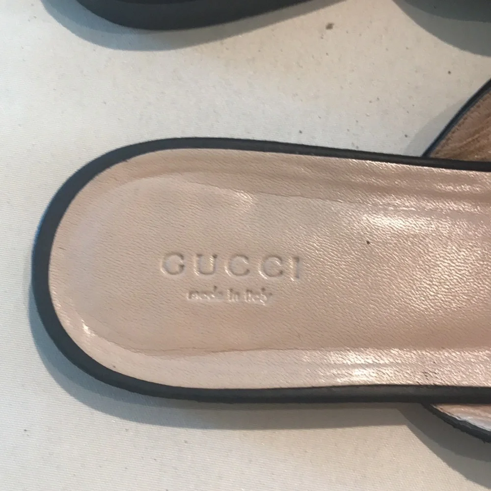 Gucci women’s suede mules flat sandals fold over fringes color black - Picture 2 of 5